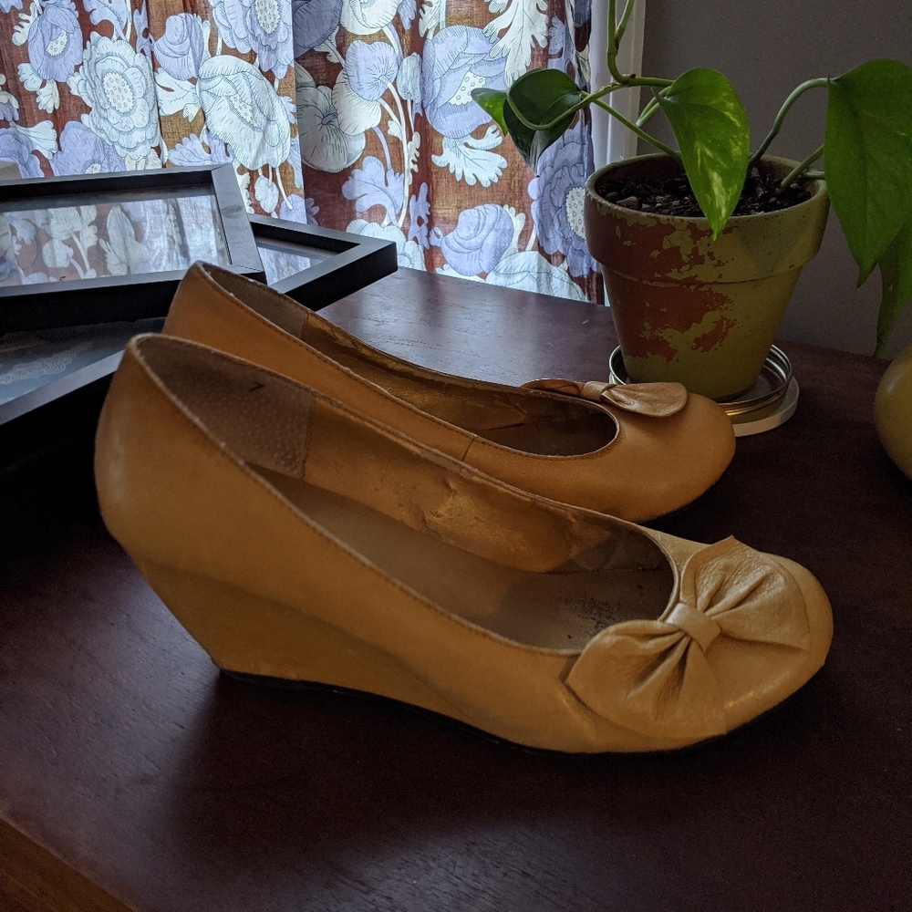 Seychelles yellow wedge 7